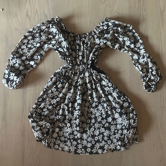 Astr Black and White Floral Dress with cutouts - Picture 4 of 5